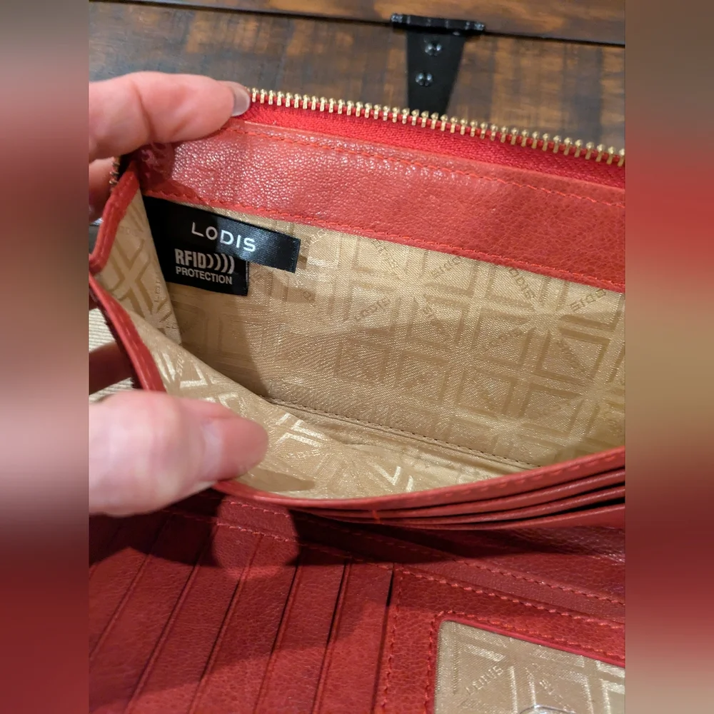 NWOT Lodis Red Leather RFID Wallet/wristlet - Picture 4 of 8